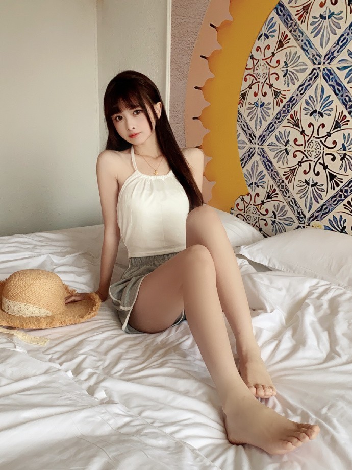 《亮剑》李云龙妻子，豪门梦碎，拼命演戏还清1.4亿巨债，现回浙江农村过踏实日子
